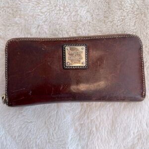 *SOLD* Dooney & Bourke Brown Leather Wallet